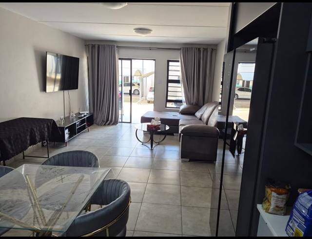 2 BEDROOM PROPERTY TO RENT IN RASLOUW